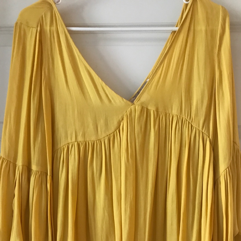 Yellow flowly top
